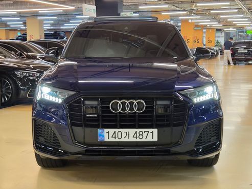 Audi Q7 55 TFSI Quattro Premium — пробег 65 000 км — фото 2 из 5