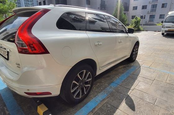 Volvo XC60 D5 AWD 1st — пробег 92 564 км — фото 4 из 5