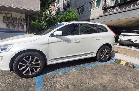 Volvo XC60 D5 AWD 1st — пробег 92 564 км — фото 5 из 5