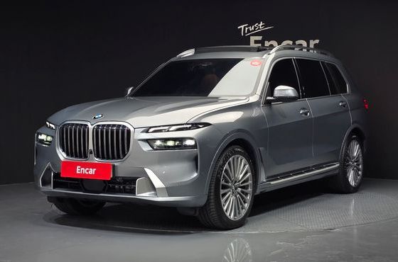 BMW X7 xDrive 40i Design Pure Excellence 7-Seater — пробег 16 921 км — фото 1 из 5