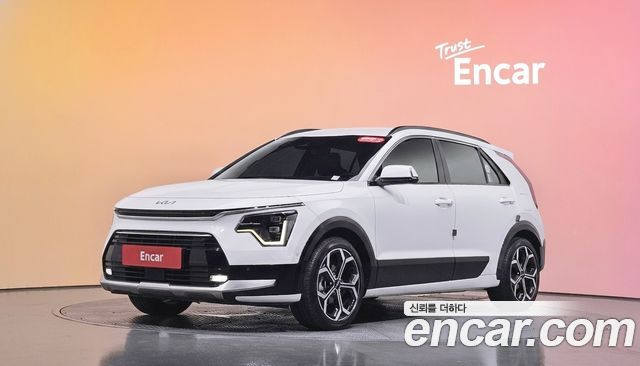 Kia Niro Signature — пробег 136 387 км — фото 1 из 5