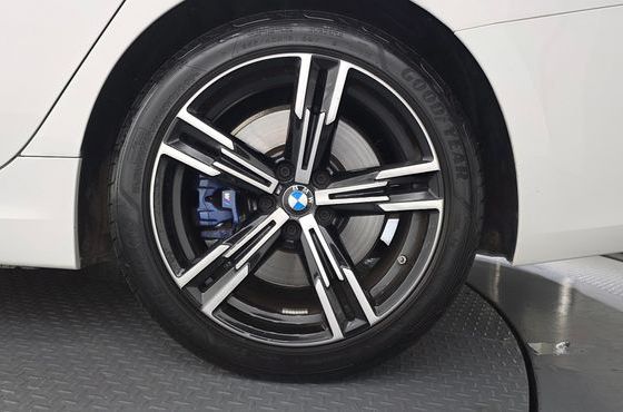 BMW 3-Series 320i M Sport — пробег 31 120 км — фото 5 из 5