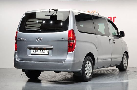 Hyundai Starex 5-Seater VAN CVX Luxury — пробег 189 562 км — фото 2 из 5