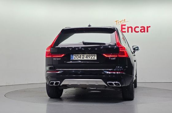 Volvo XC60 T6 Inscription — пробег 141 287 км — фото 4 из 5
