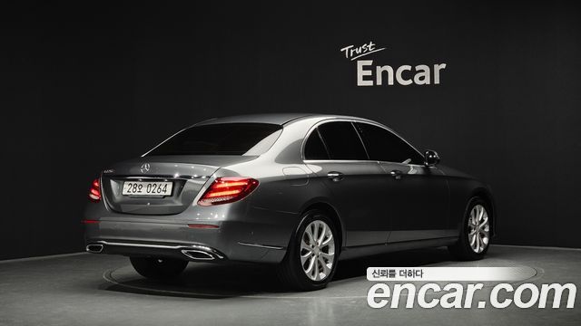 Mercedes-Benz E-Class из Кореи Encar