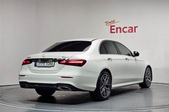Mercedes-Benz E-Class E220d 4MATIC AMG Line — пробег 33 875 км — фото 2 из 5