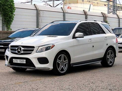 Mercedes-Benz GLE-Class GLE350 d 4MATIC Premium — пробег 113 825 км — фото 1 из 5
