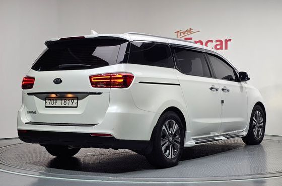 Kia Carnival 11-Seater Prestige — пробег 127 313 км — фото 2 из 5