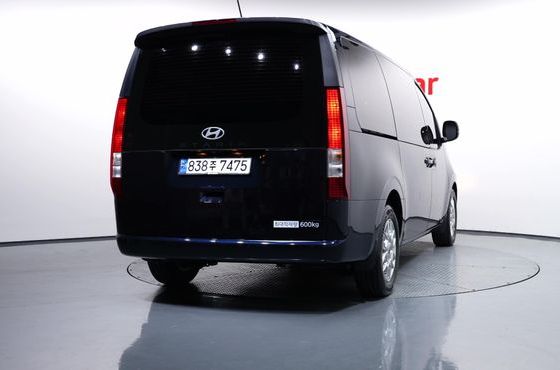 Hyundai Staria Cargo 5-Seater Modern — пробег 63 105 км — фото 4 из 5