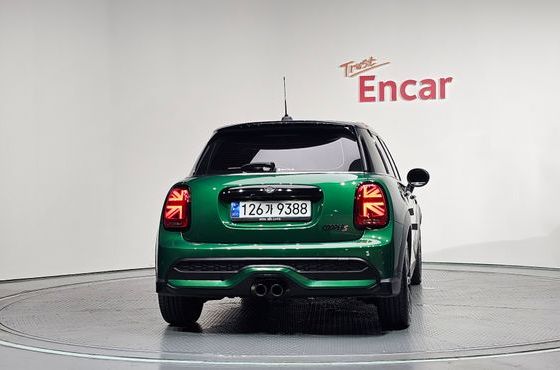 Mini Cooper 5Door Classic Launch Pack Third Generation — пробег 68 960 км — фото 4 из 5