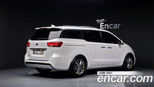 Kia Carnival 9-seater Noblesse — пробег 201 552 км — фото 2 из 5