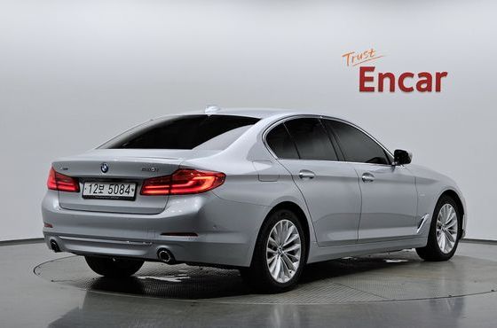 BMW 5-Series 530i xDrive Luxury Plus — пробег 79 108 км — фото 2 из 5
