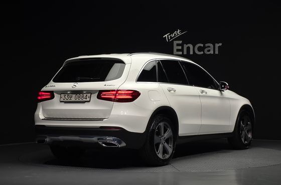 Mercedes-Benz GLC-Class GLC220 d 4MATIC Premium — пробег 70 308 км — фото 2 из 5