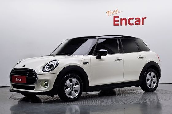 Mini Cooper 5Door Standard 3rd — пробег 49 614 км — фото 1 из 5
