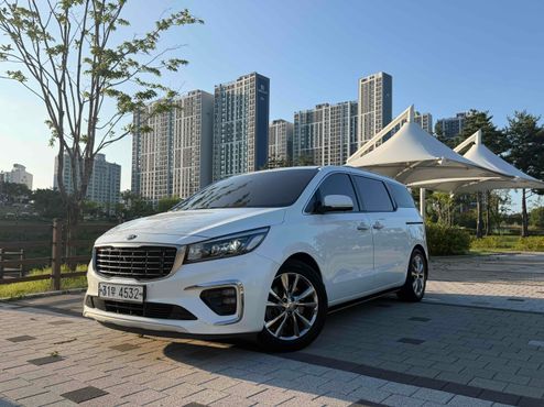 Kia Carnival 9-Seater Noblesse Special — пробег 170 000 км — фото 1 из 5