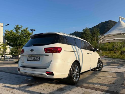 Kia Carnival 9-Seater Noblesse Special — пробег 170 000 км — фото 2 из 5