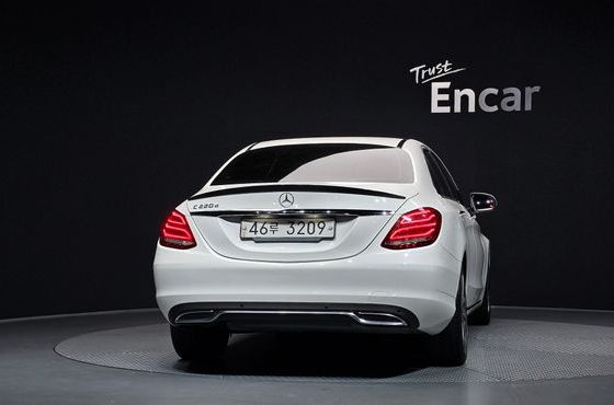 Mercedes-Benz C-Class C220 d Avantgarde — пробег 84 977 км — фото 4 из 5