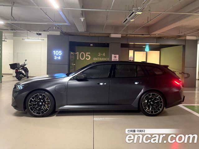 BMW M5 M5 Touring — пробег 4 000 км — фото 3 из 5