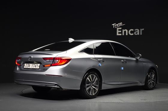 Honda Accord 2.0 Hybrid Touring — пробег 147 618 км — фото 2 из 5