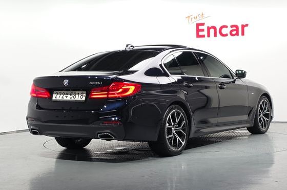 BMW 5-Series 520d M Sport Package Plus — пробег 99 498 км — фото 2 из 5