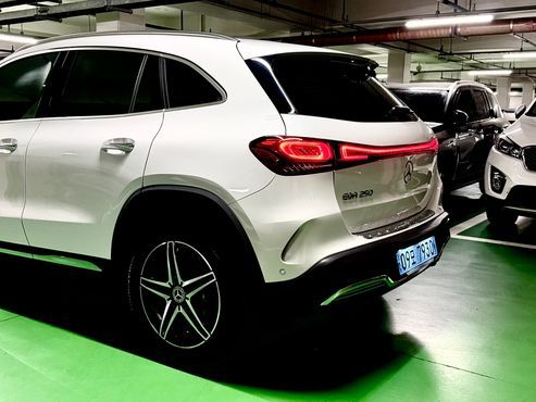 Mercedes-Benz EQA EQA250 AMG Line — пробег 12 500 км — фото 4 из 5