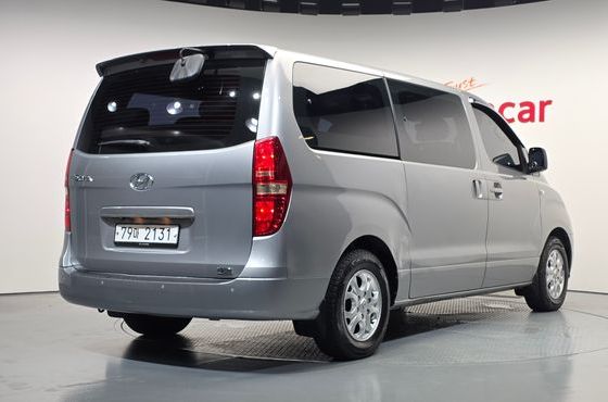 Hyundai Starex 12-Seater Wagon CVX Luxury — пробег 245 550 км — фото 2 из 5