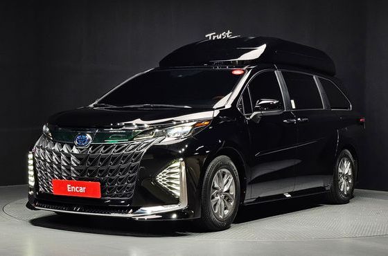 Toyota Sienna 2.5 Hybrid AWD — пробег 715 км — фото 1 из 5