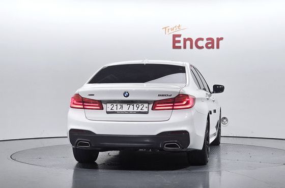 BMW 5-Series 520d xDrive M Sport Package Plus — пробег 93 624 км — фото 4 из 5