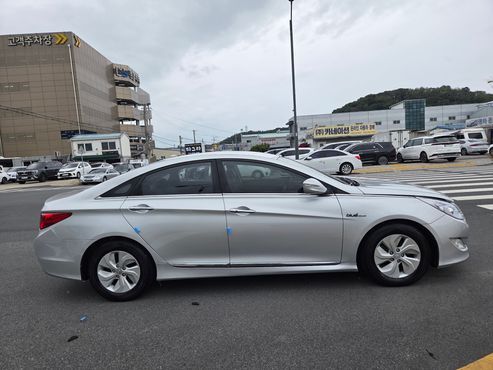 Hyundai Sonata 2.0 Premier — пробег 136 826 км — фото 3 из 5