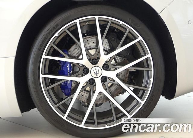 Maserati GranTurismo 3.0 V6 Trofeo — пробег 47 км — фото 5 из 5
