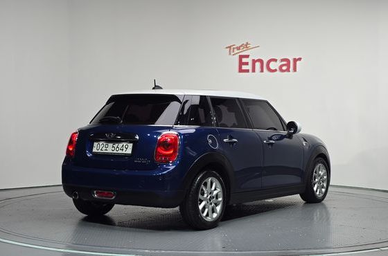Mini Cooper 5Door HIGH 3rd — пробег 67 436 км — фото 2 из 5