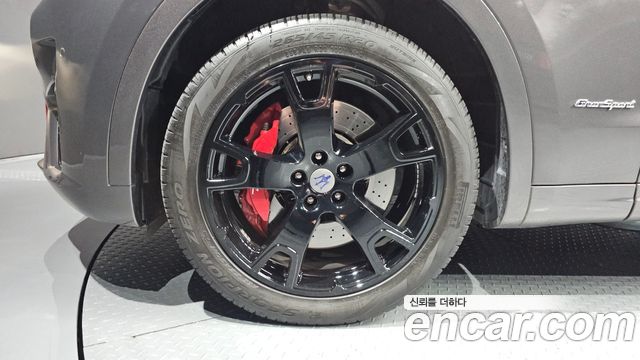 Maserati Levante 3.0 Diesel AWD — пробег 127 446 км — фото 5 из 5