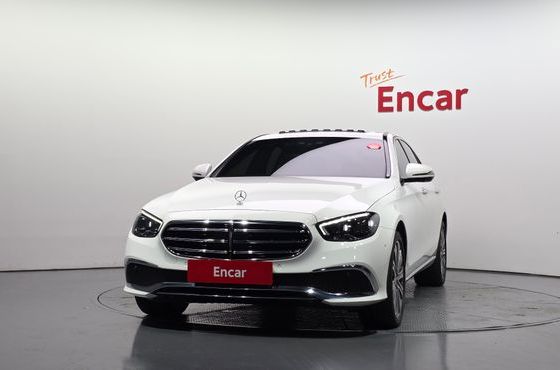 Mercedes-Benz E-Class E300e 4MATIC Exclusive — пробег 28 678 км — фото 3 из 5