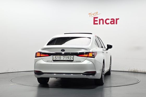 Lexus ES Luxury — пробег 120 649 км — фото 4 из 5