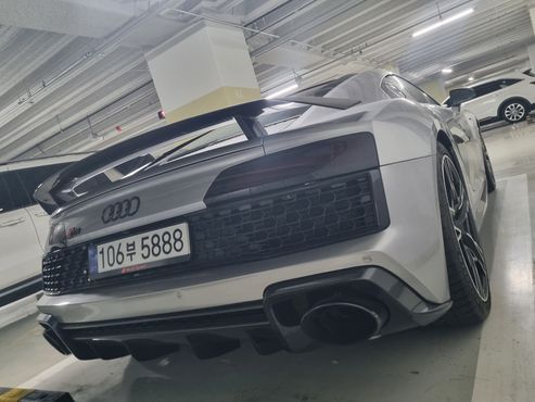 Audi R8 5.2 V10 Plus Coupe — пробег 81 000 км — фото 2 из 5