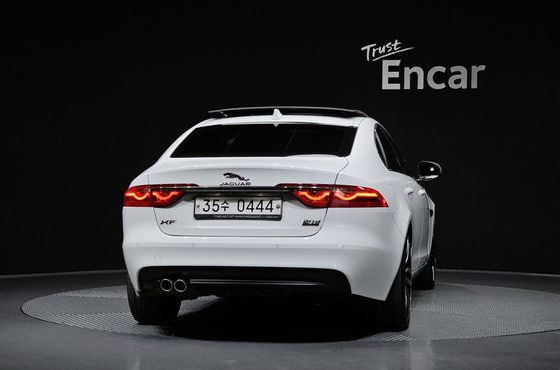 Jaguar XF 20d Portfolio AWD — пробег 115 477 км — фото 4 из 5