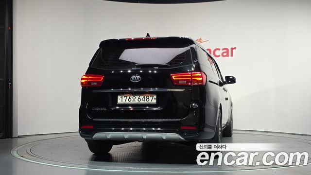 Kia Carnival из Кореи Encar