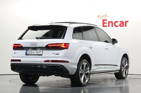 Audi Q7 55 TFSI Quattro Premium — пробег 61 850 км — фото 2 из 5