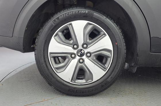 Kia Niro Prestige — пробег 137 235 км — фото 5 из 5