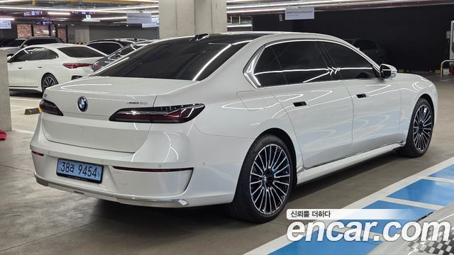 BMW i7 из Кореи Encar