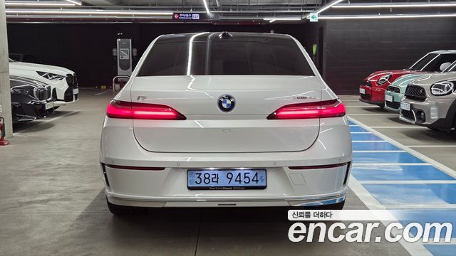 BMW i7 из Кореи Encar