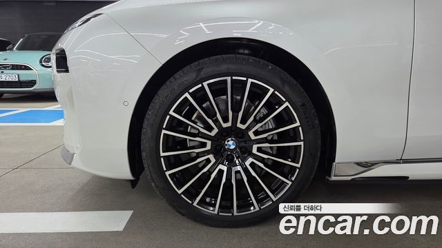 BMW i7 из Кореи Encar
