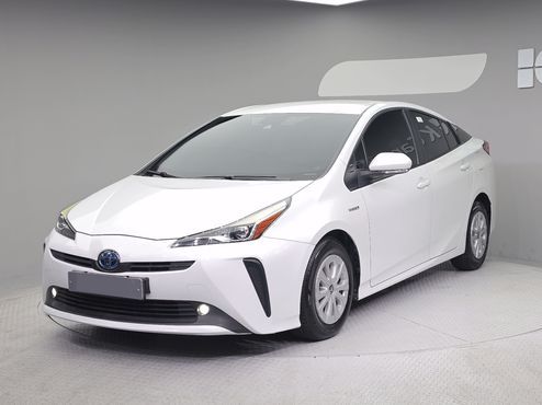 Toyota Prius 1.8 — пробег 72 591 км — фото 1 из 5