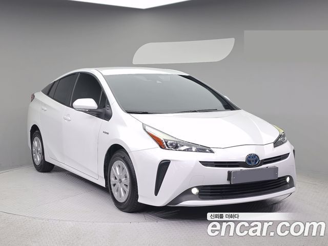 Toyota Prius 1.8 — пробег 72 591 км — фото 3 из 5
