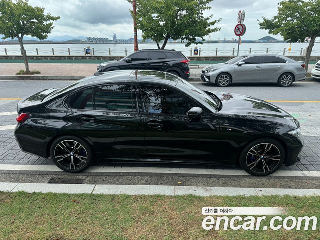 BMW 3-Series 320i M Sport — пробег 12 605 км — фото 4 из 5