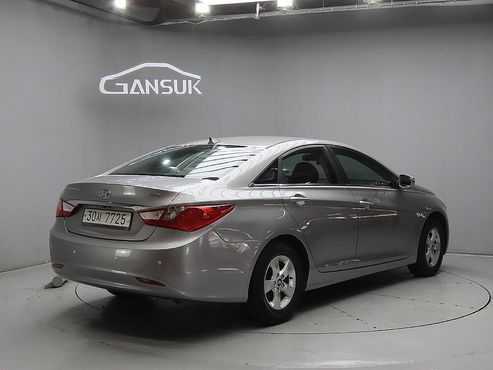 Hyundai Sonata LPi Deluxe — пробег 193 024 км — фото 4 из 5