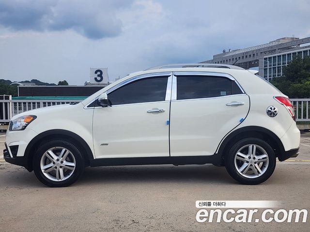 Ssangyong KORANDO 2.0 CVT 4WD Deluxe — пробег 191 783 км — фото 4 из 5