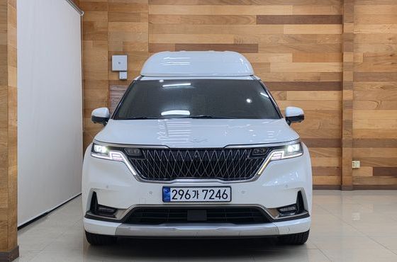 Kia Carnival Gasoline 9-Seater Hi-Limousine Signature — пробег 111 180 км — фото 3 из 5