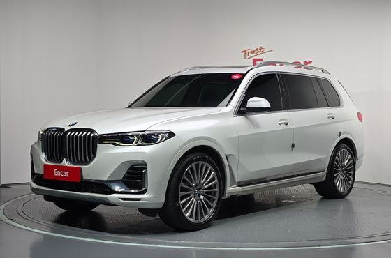 BMW X7 xDrive 40i Design Pure Excellence 6-Seater — пробег 132 852 км — фото 1 из 5