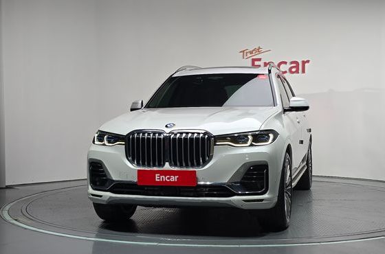 BMW X7 xDrive 40i Design Pure Excellence 6-Seater — пробег 132 852 км — фото 3 из 5